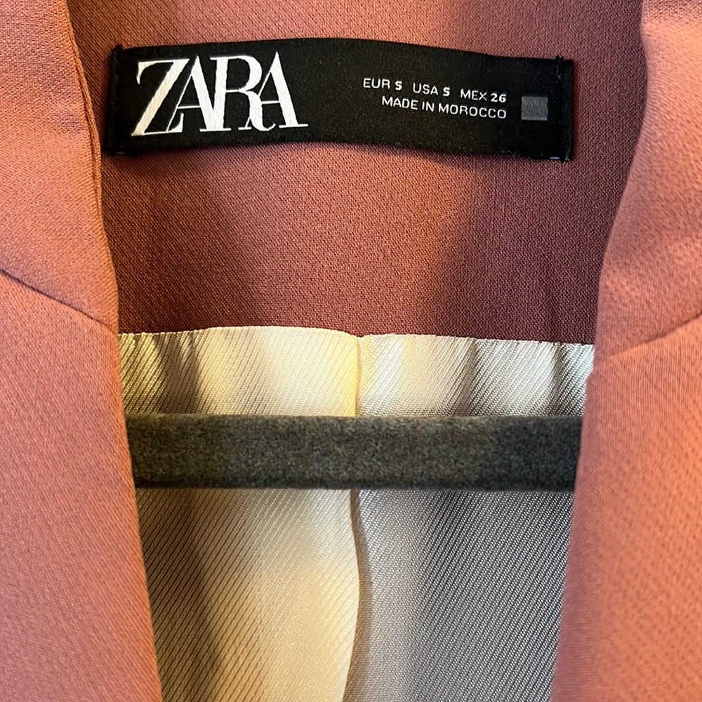 Blazer - Picture 3 of 3